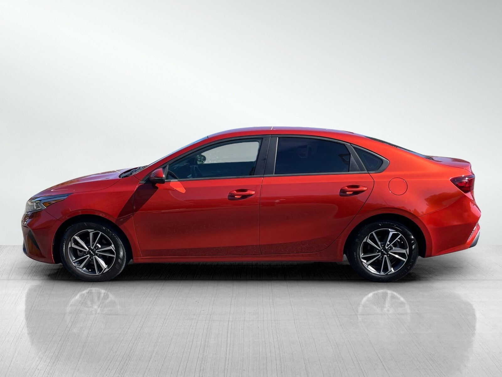 2023 Kia Forte LXS photo 4