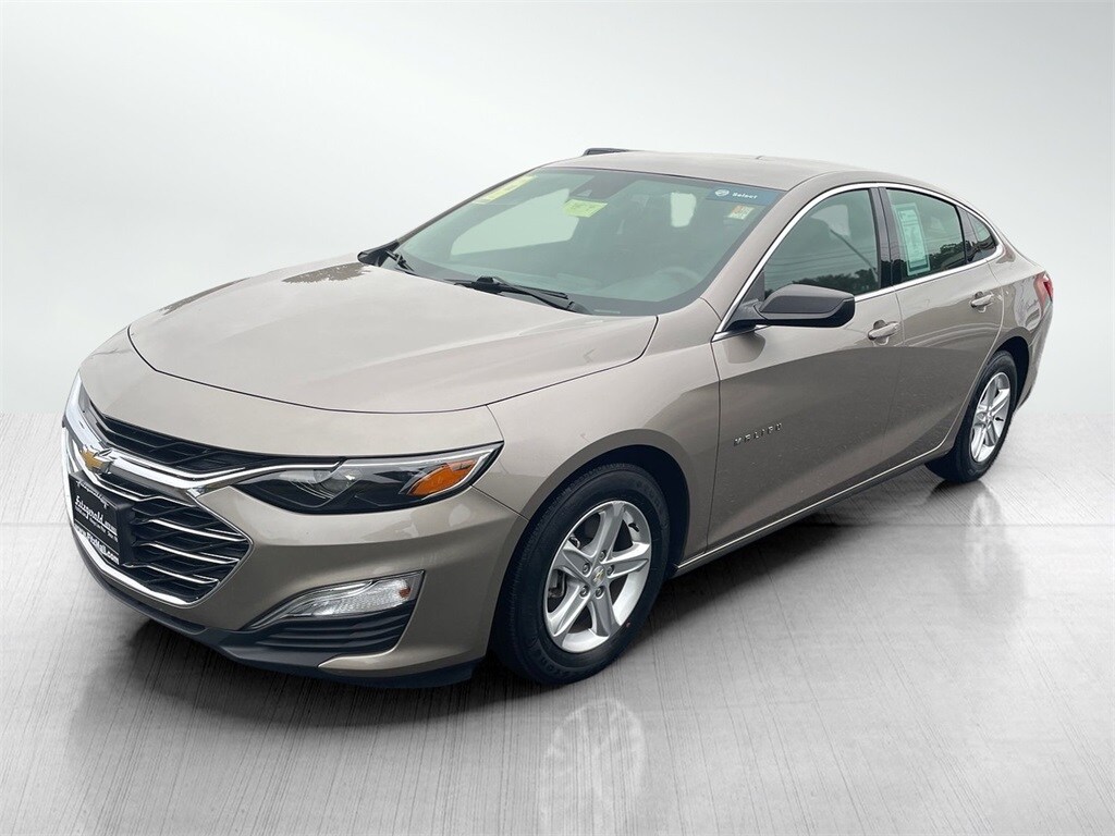 2023 Chevrolet Malibu photo 2