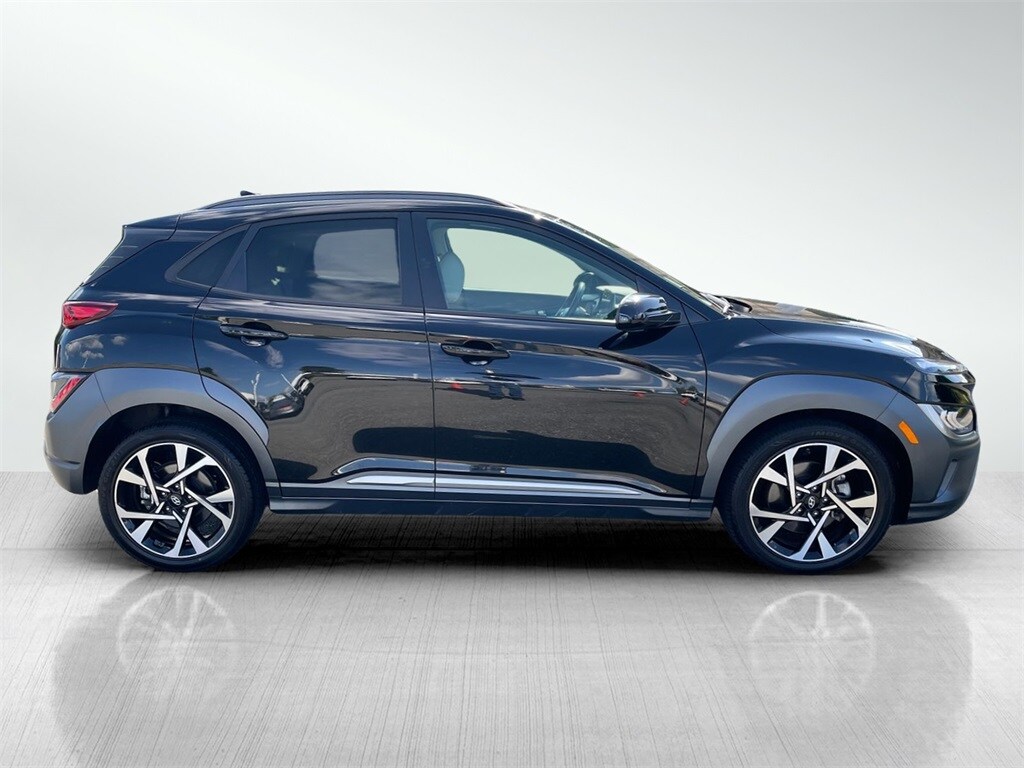 2023 Hyundai Kona Limited photo 3
