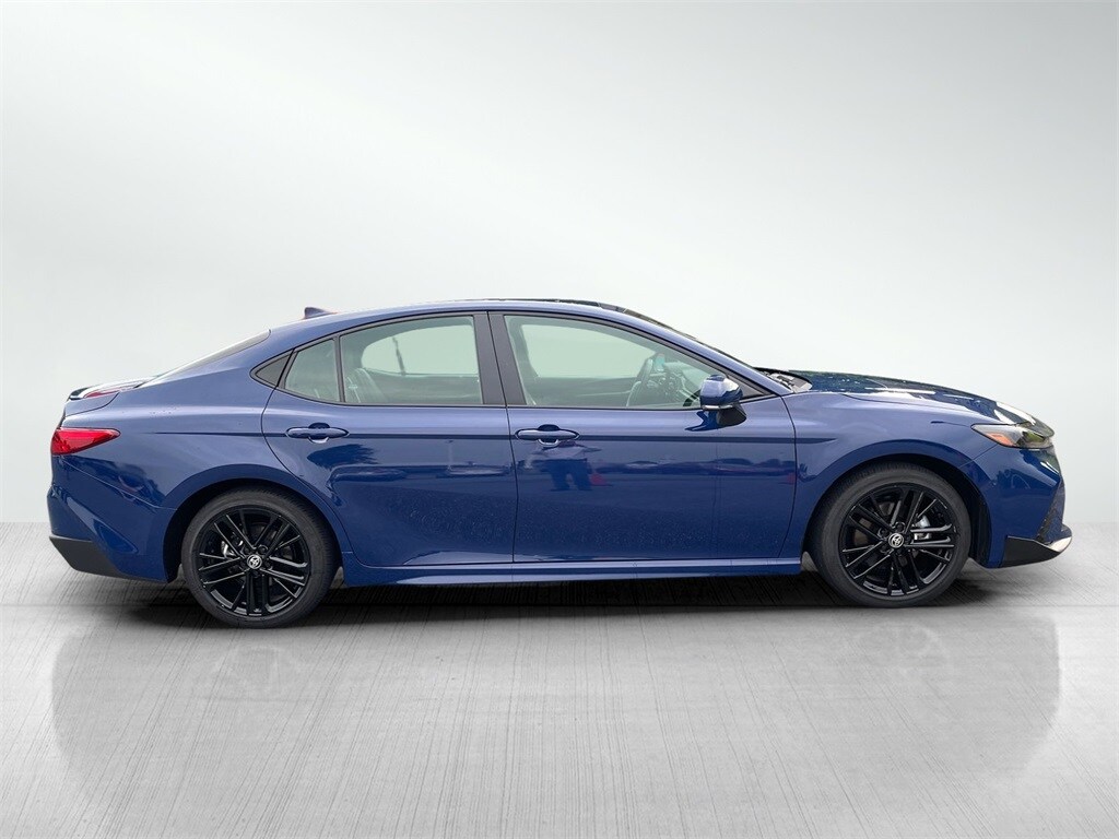 2025 Toyota Camry Hybrid photo 3