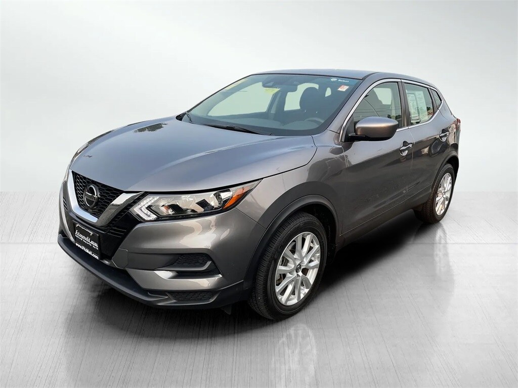 2022 Nissan Rogue Sport S photo 2