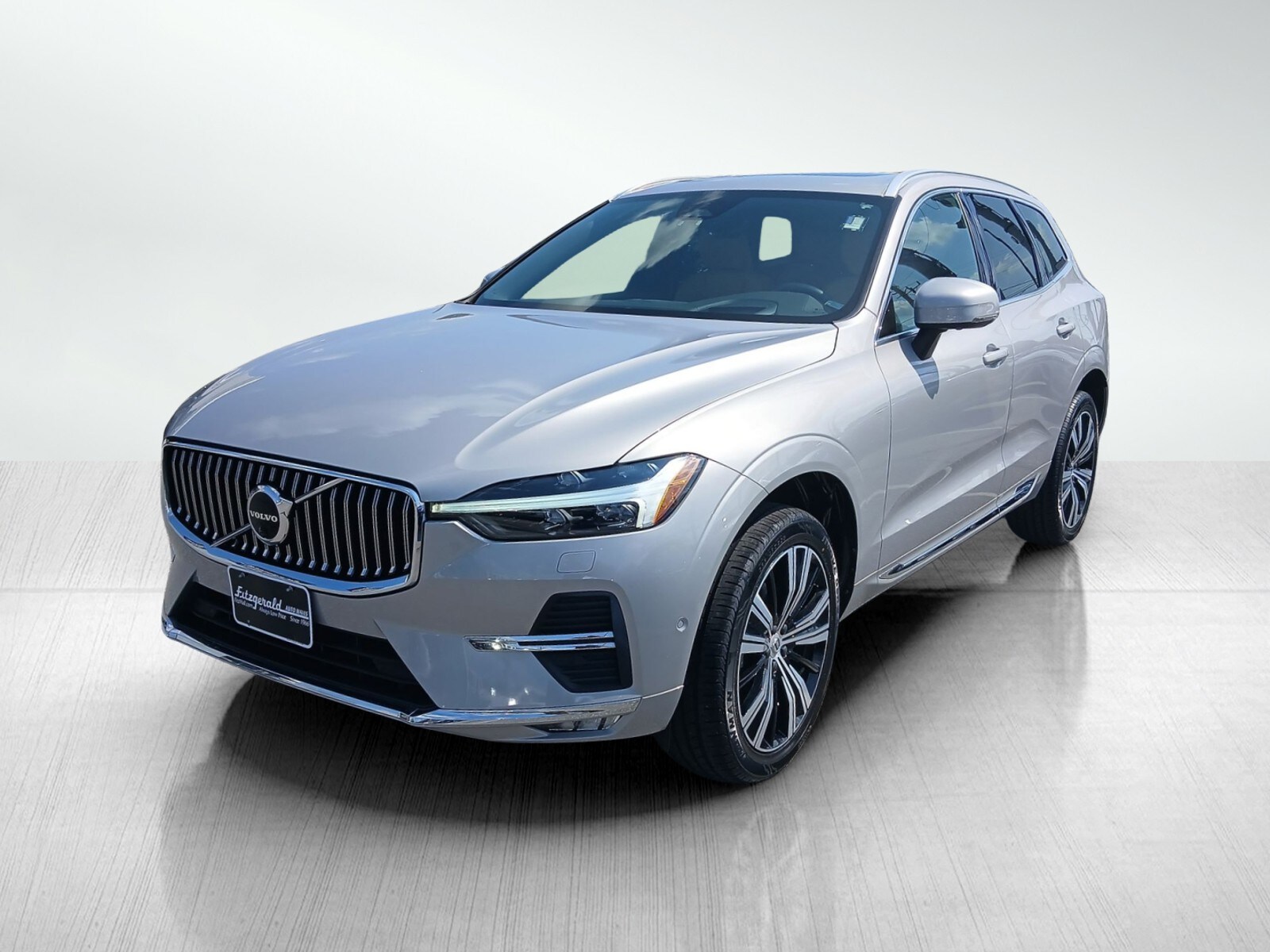 2022 Volvo XC60 B5 Inscription photo 2