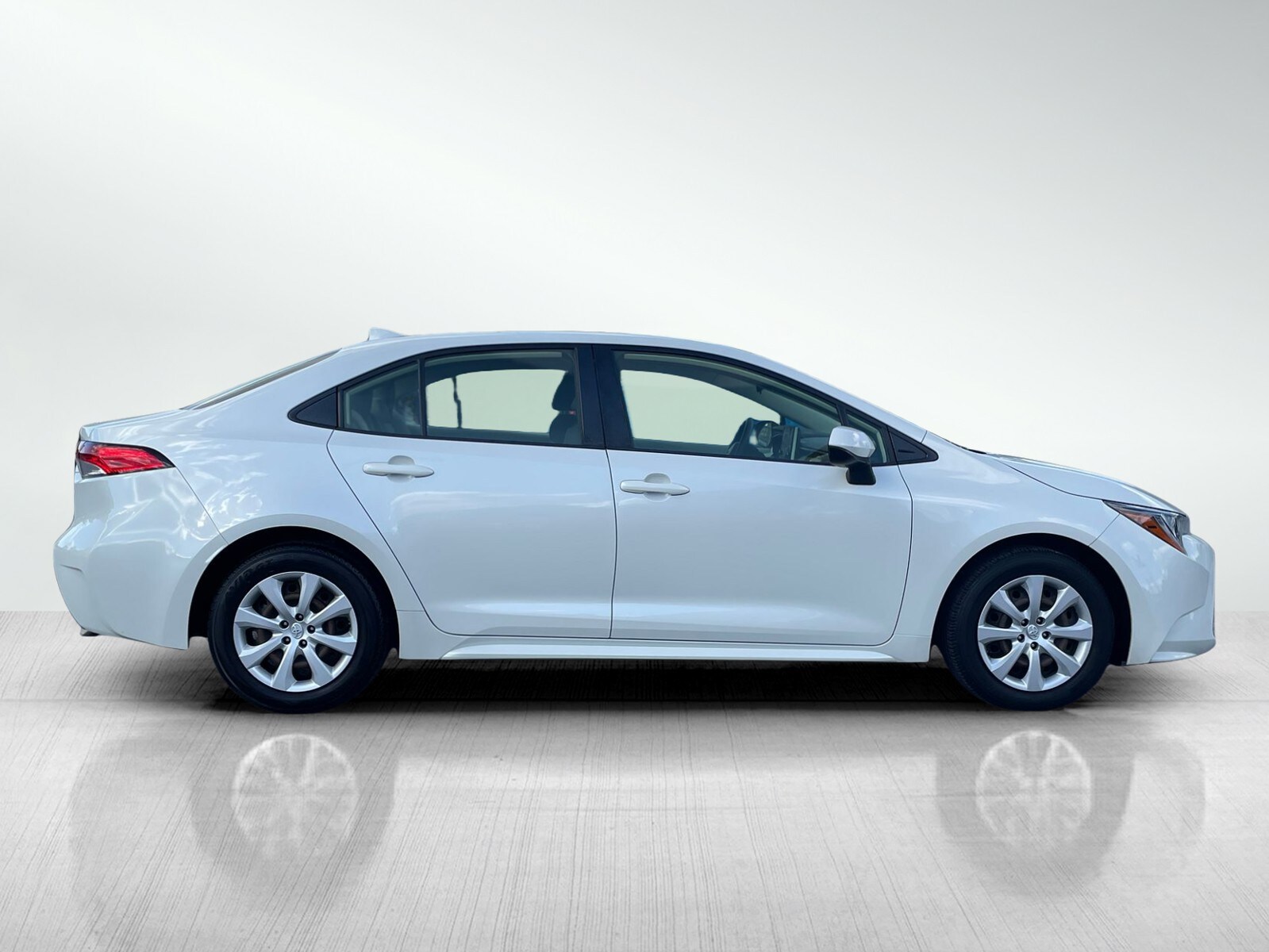2020 Toyota Corolla LE photo 4