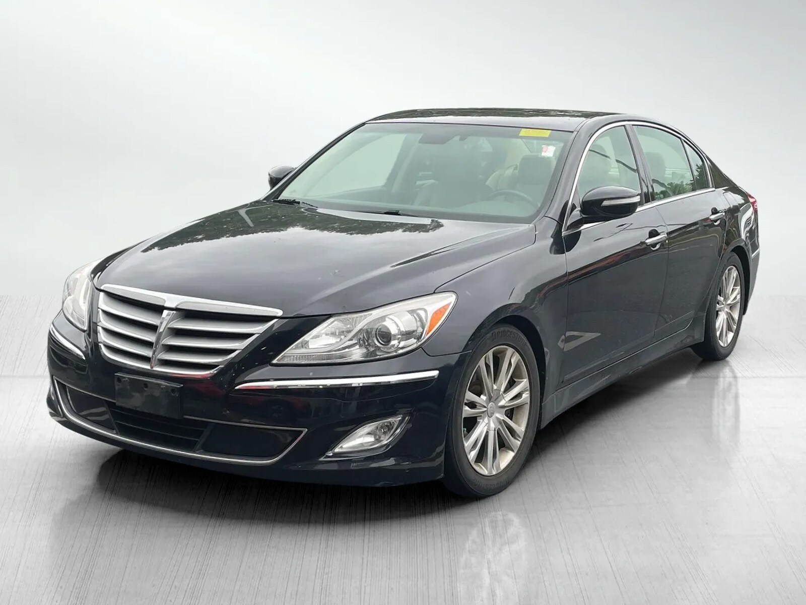 2012 Hyundai Genesis 3.8 photo 3