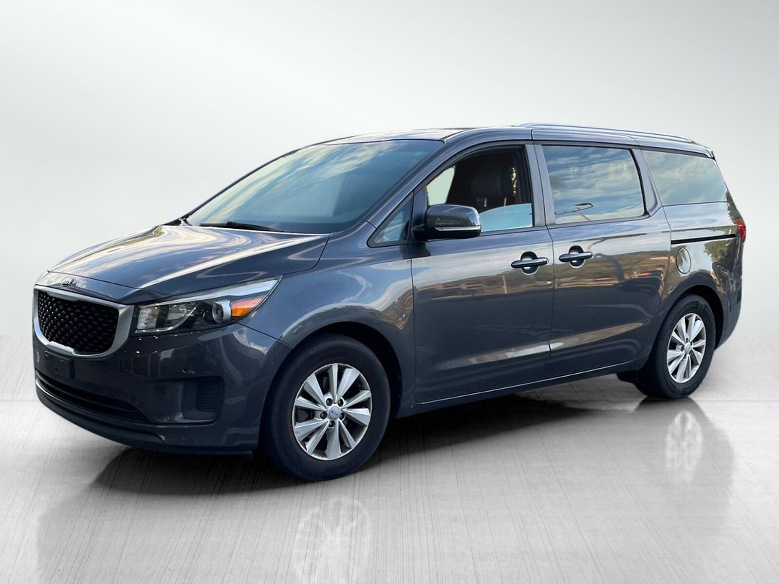 2018 Kia Sedona LX photo 2