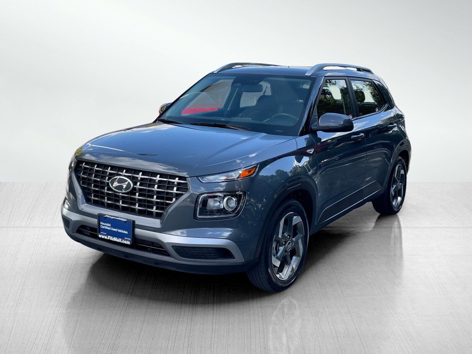 2024 Hyundai Venue SEL photo 2