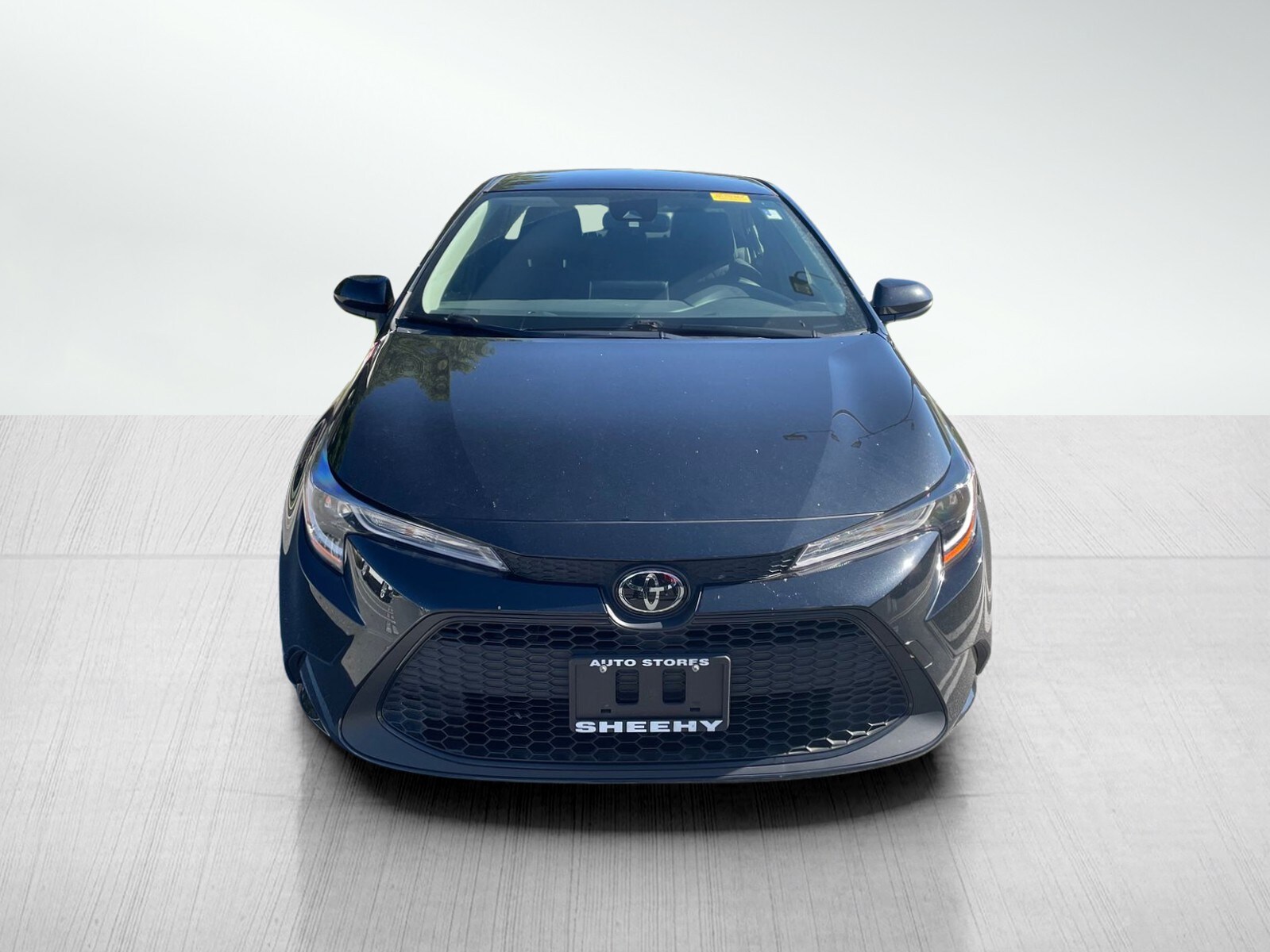 2021 Toyota Corolla LE photo 2
