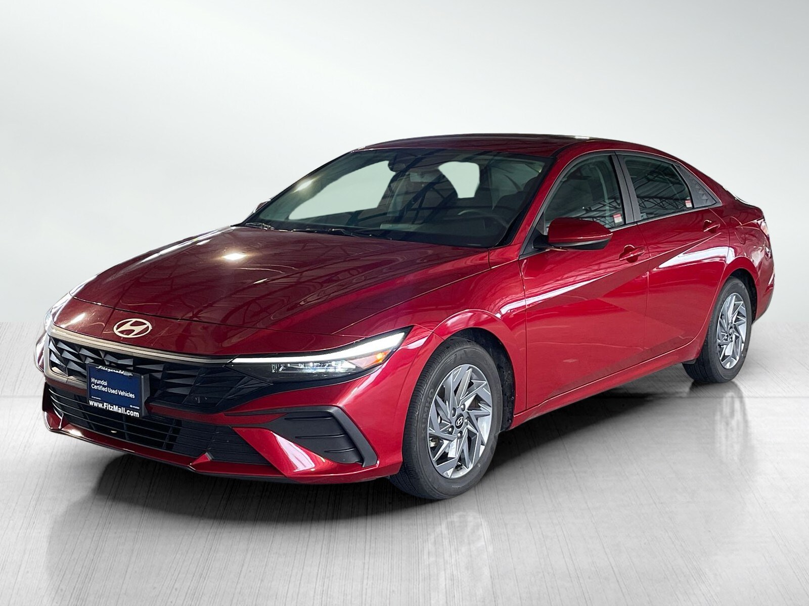 2024 Hyundai Elantra SEL photo 2
