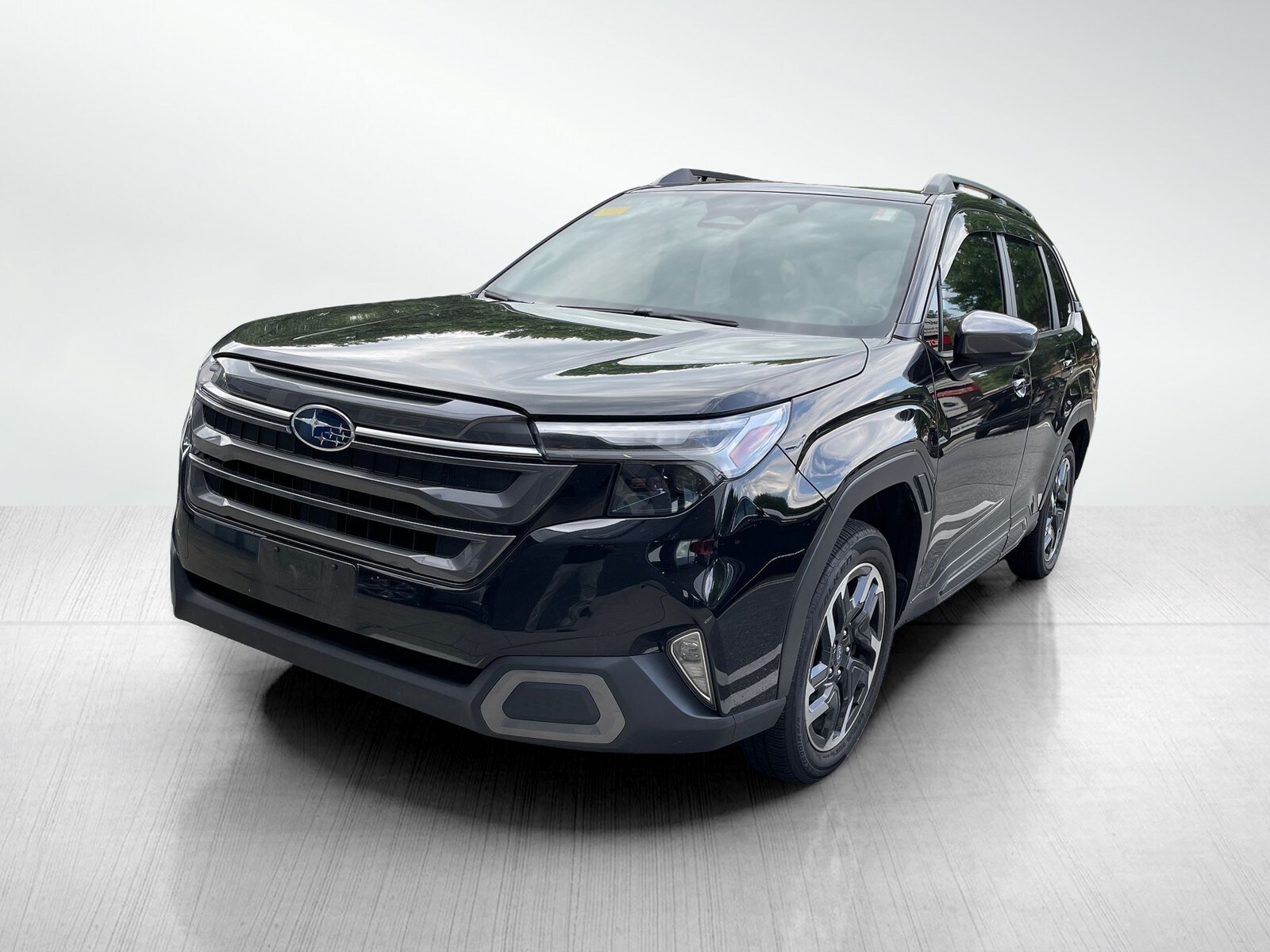 2025 Subaru Forester Limited Base photo 2