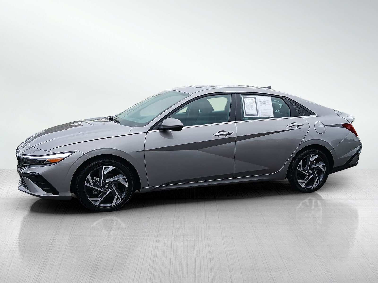 2024 Hyundai Elantra SEL photo 4