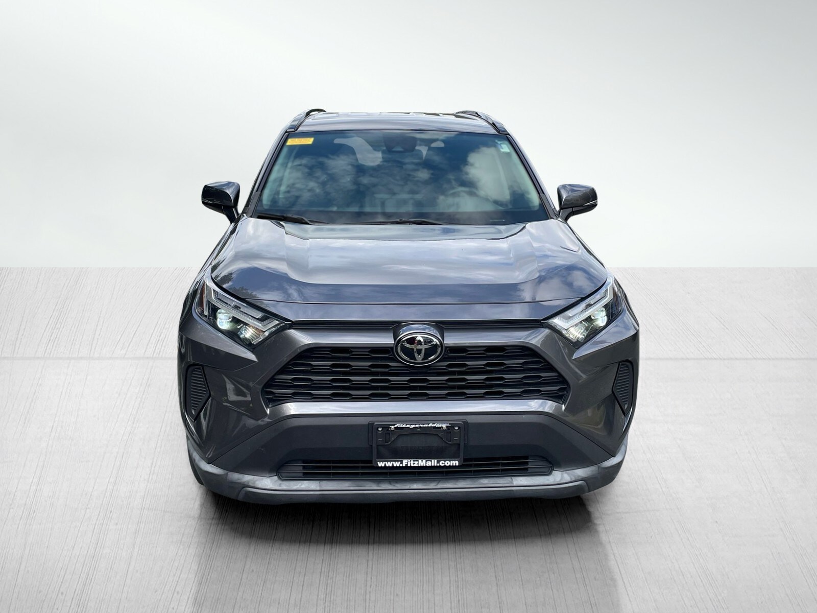 2022 Toyota RAV4 XLE photo 3