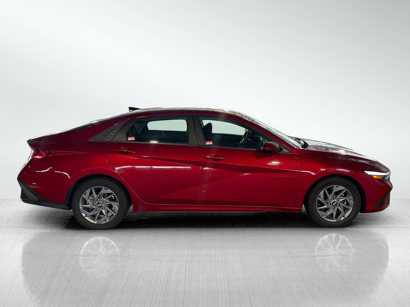 2024 Hyundai Elantra SEL photo 4