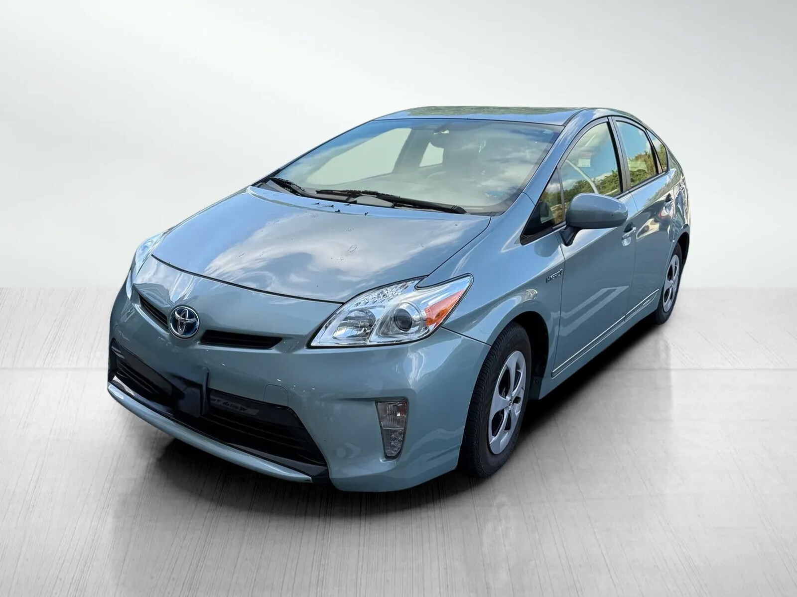 2014 Toyota Prius Four photo 3