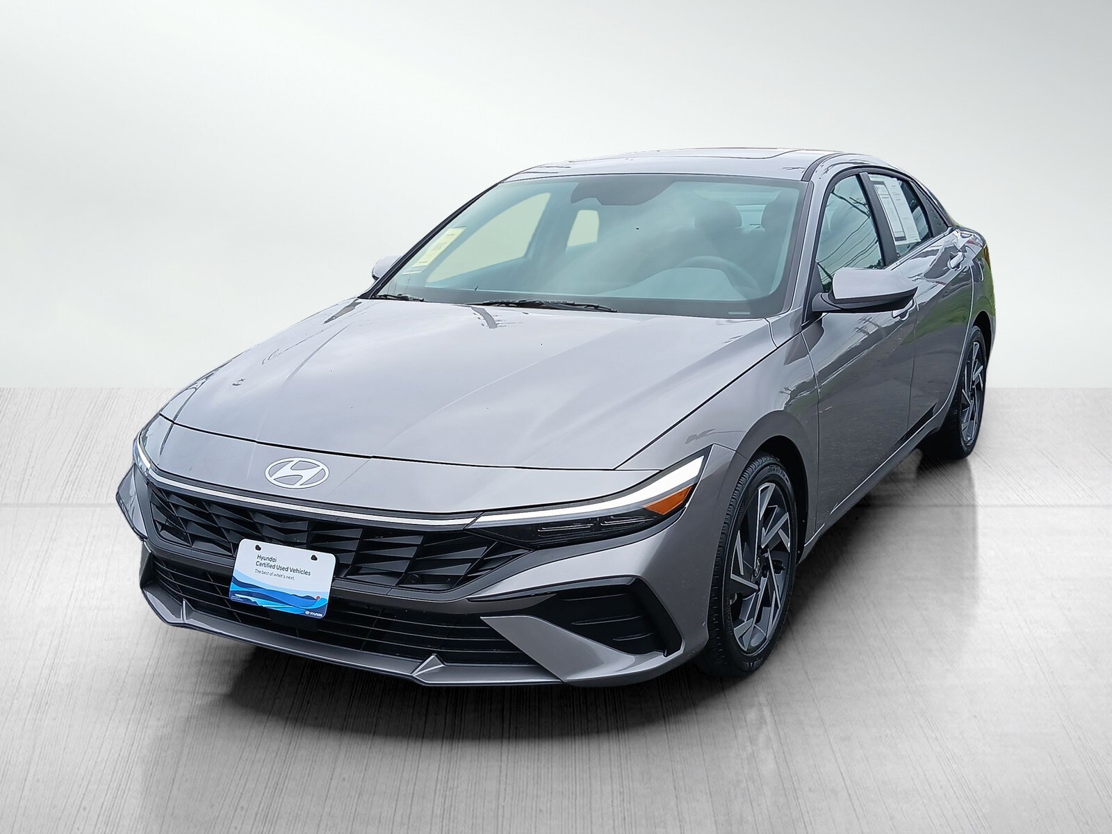 2024 Hyundai Elantra SEL photo 2