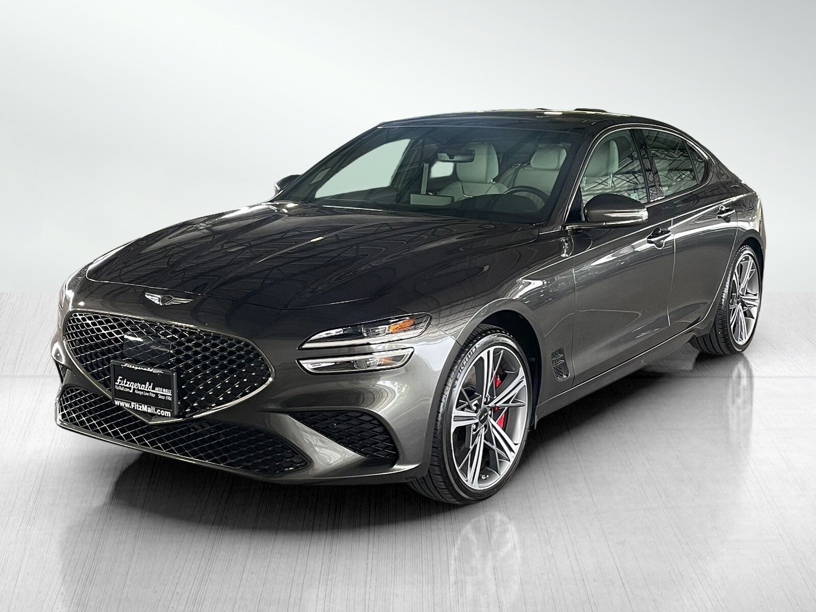 2024 Genesis G70 2.5T photo 2