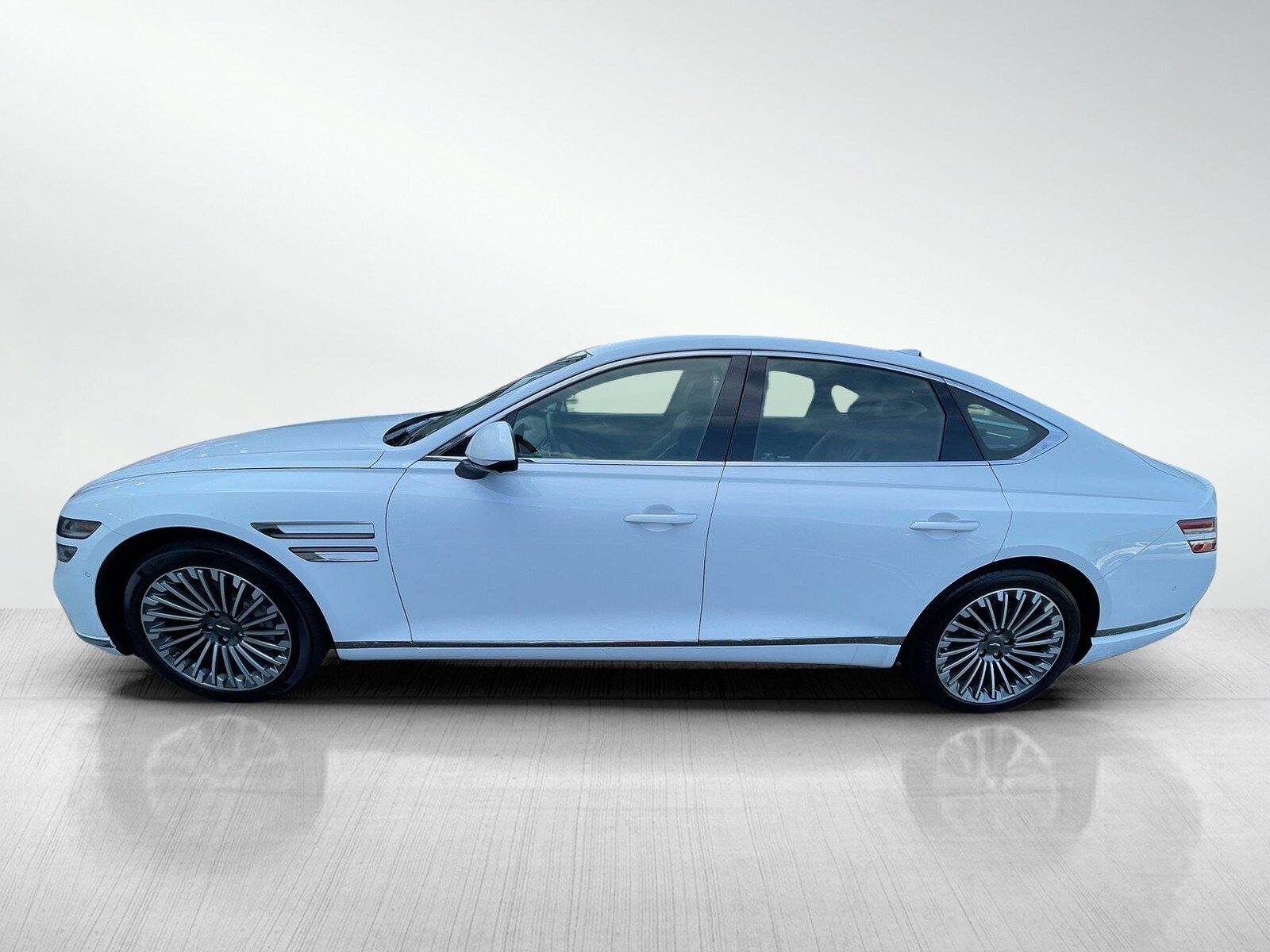 2023 Genesis Electrified G80 photo 3