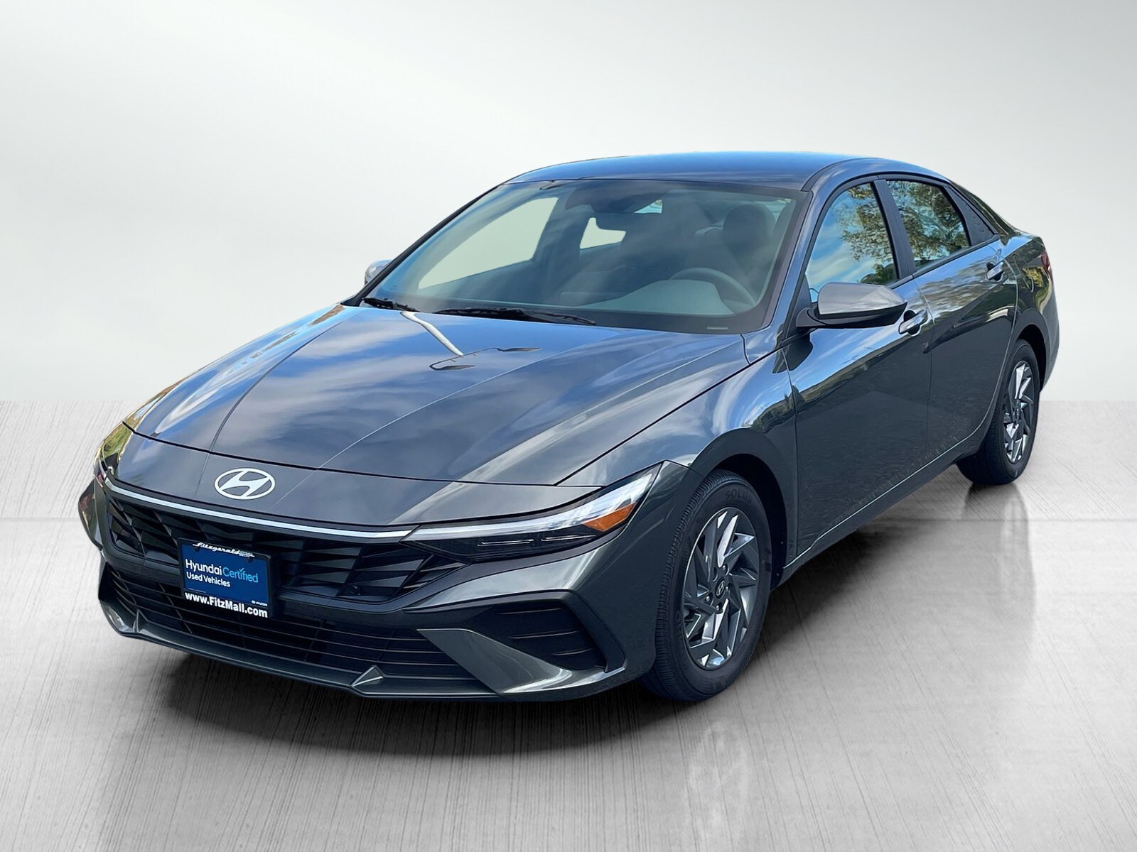 2024 Hyundai Elantra SEL photo 2