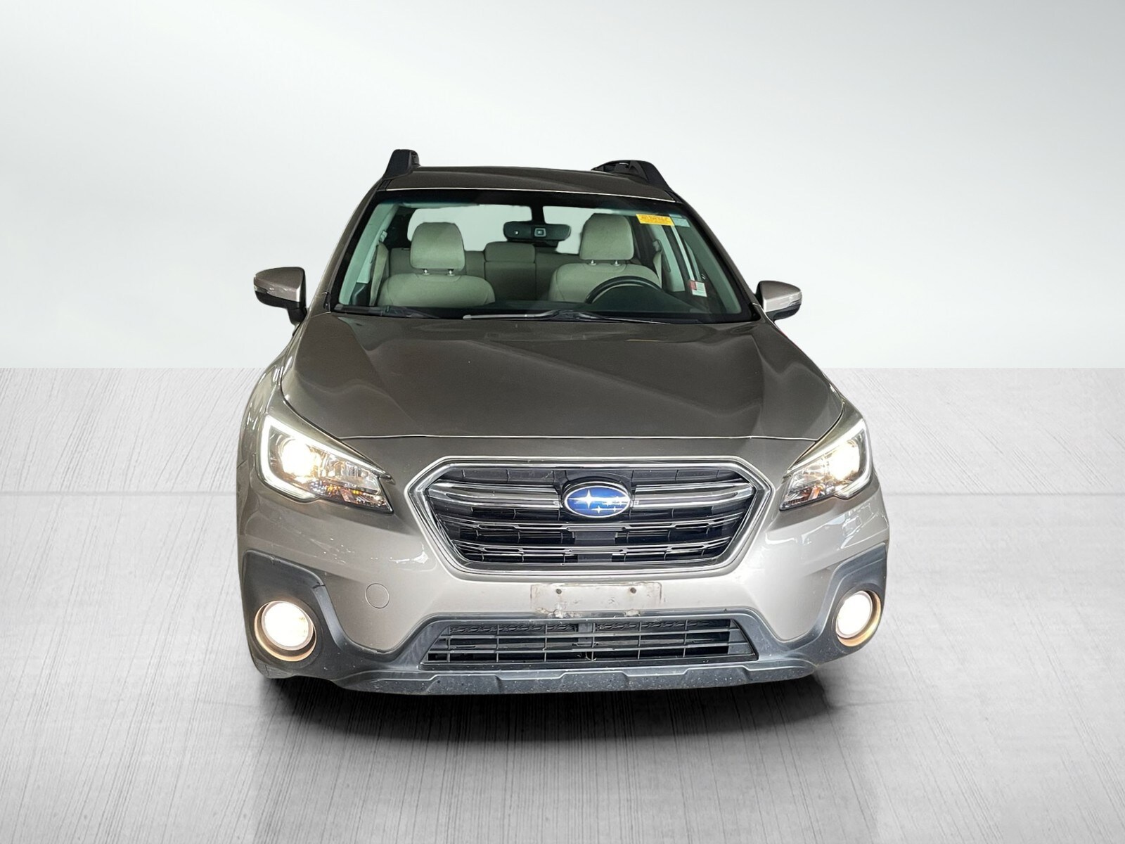 2018 Subaru Outback 2.5i Premium photo 2