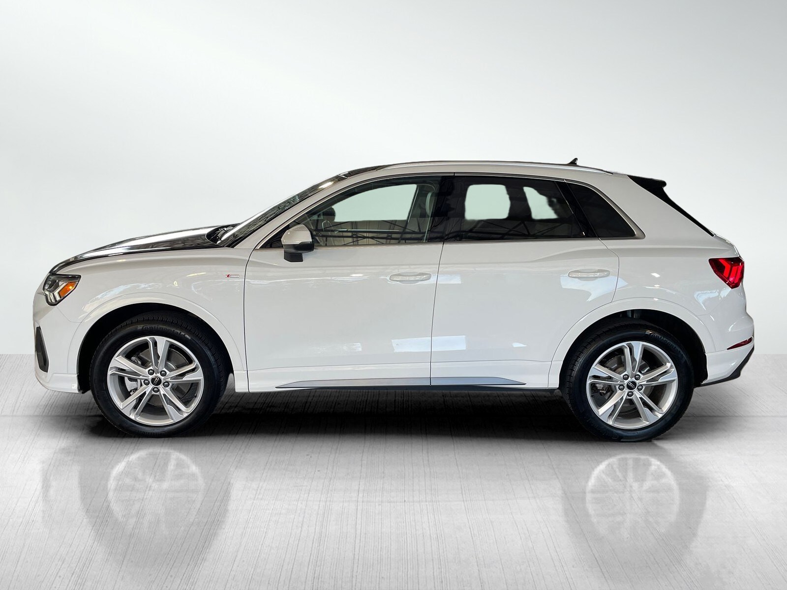 2024 Audi Q3 Premium Plus S line photo 3
