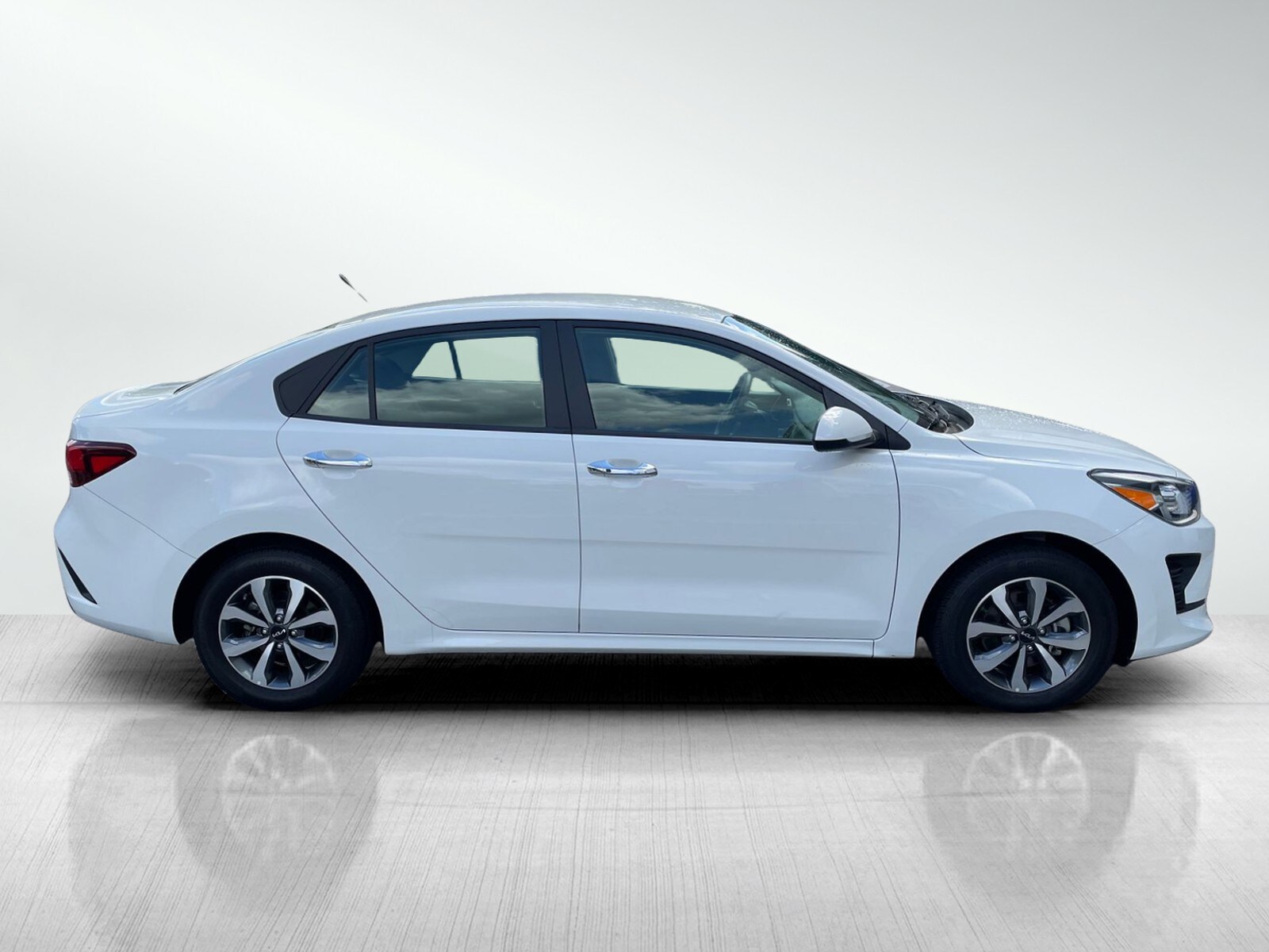 2022 Kia Rio S photo 4