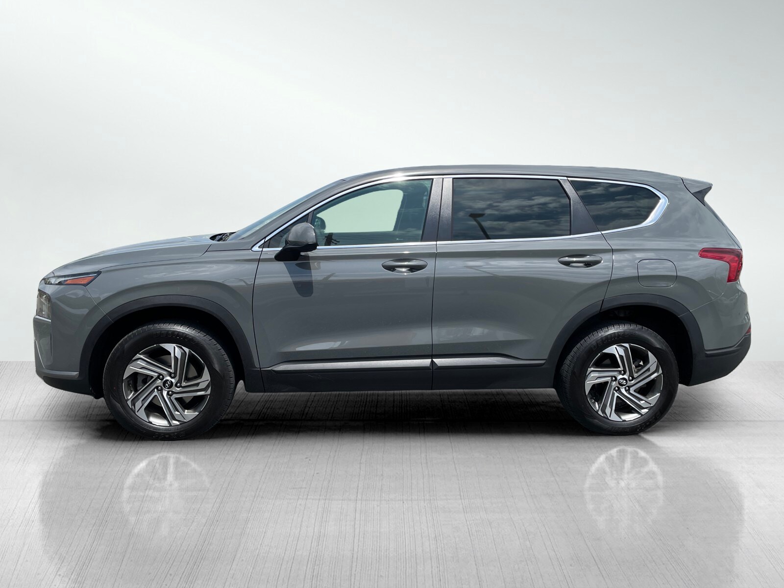 2021 Hyundai Santa Fe SE photo 4