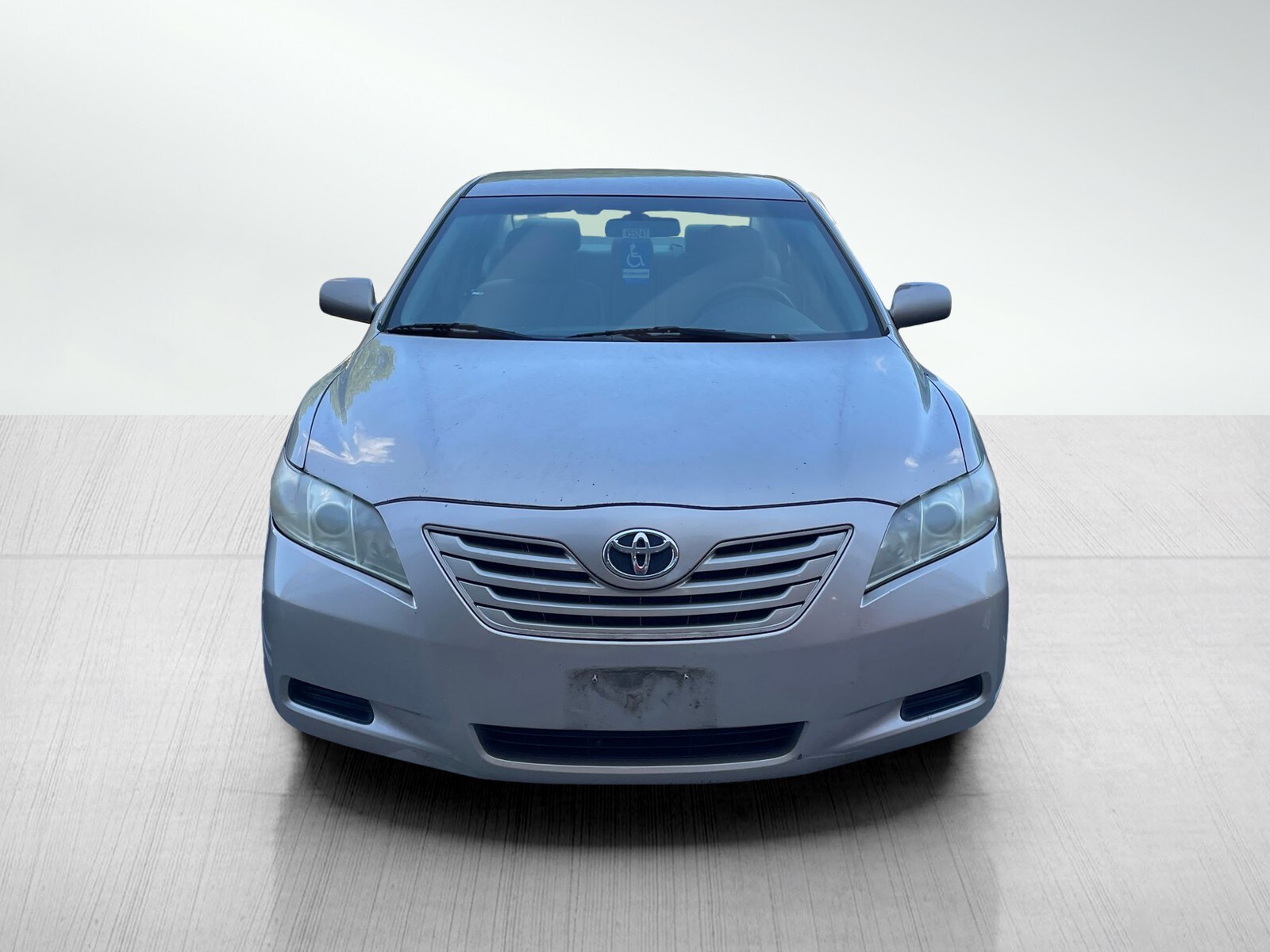 2009 Toyota Camry LE photo 2