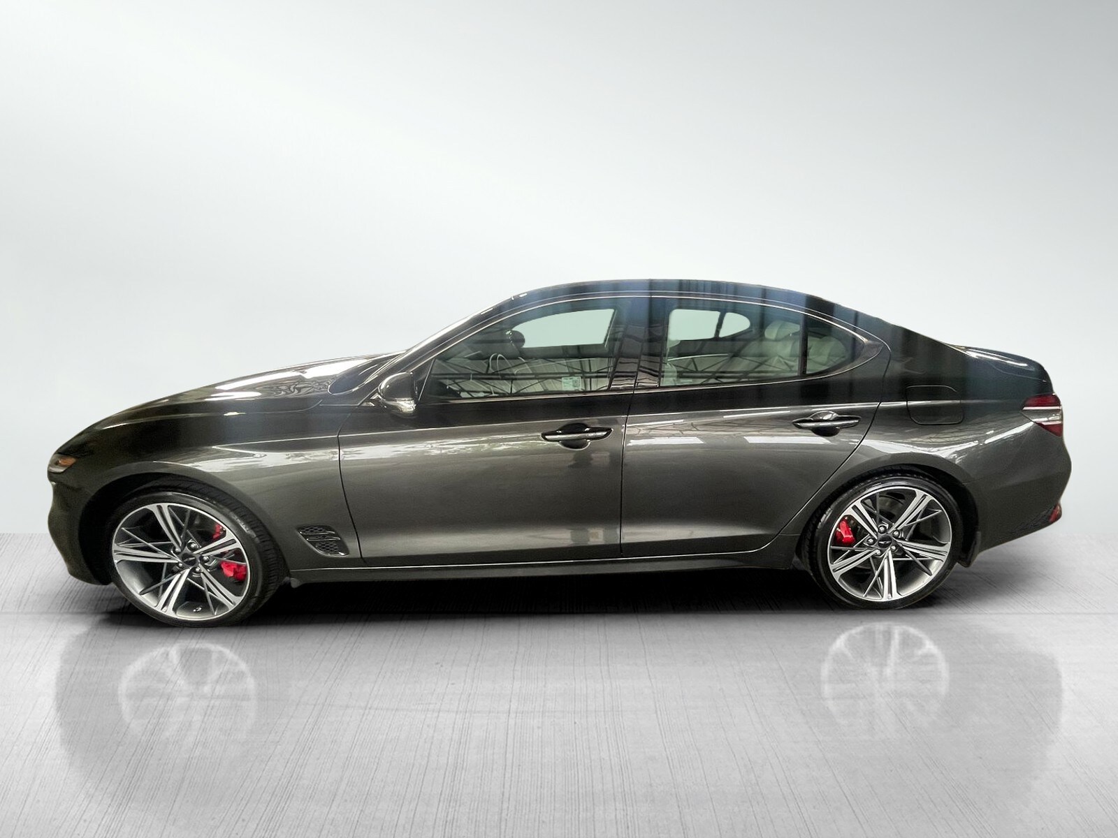 2024 Genesis G70 2.5T photo 3