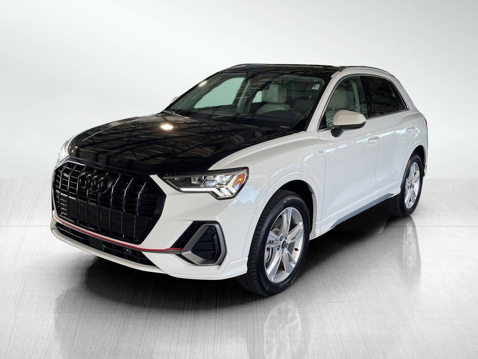 2024 Audi Q3 Premium Plus S line photo 2