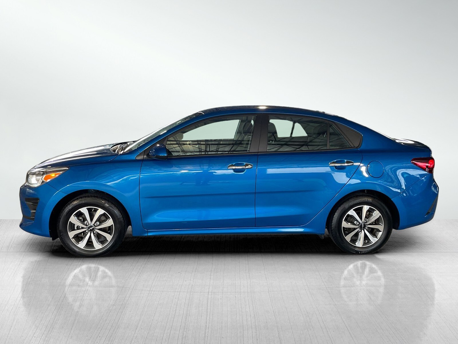 2023 Kia Rio S photo 3