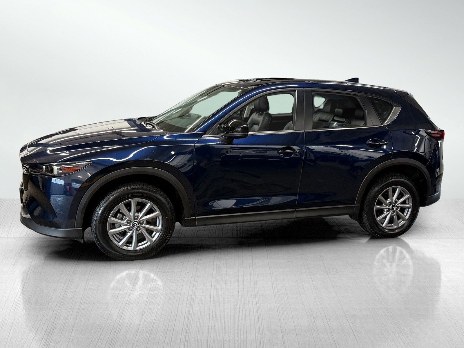 2023 Mazda CX-5 2.5 S Preferred photo 2