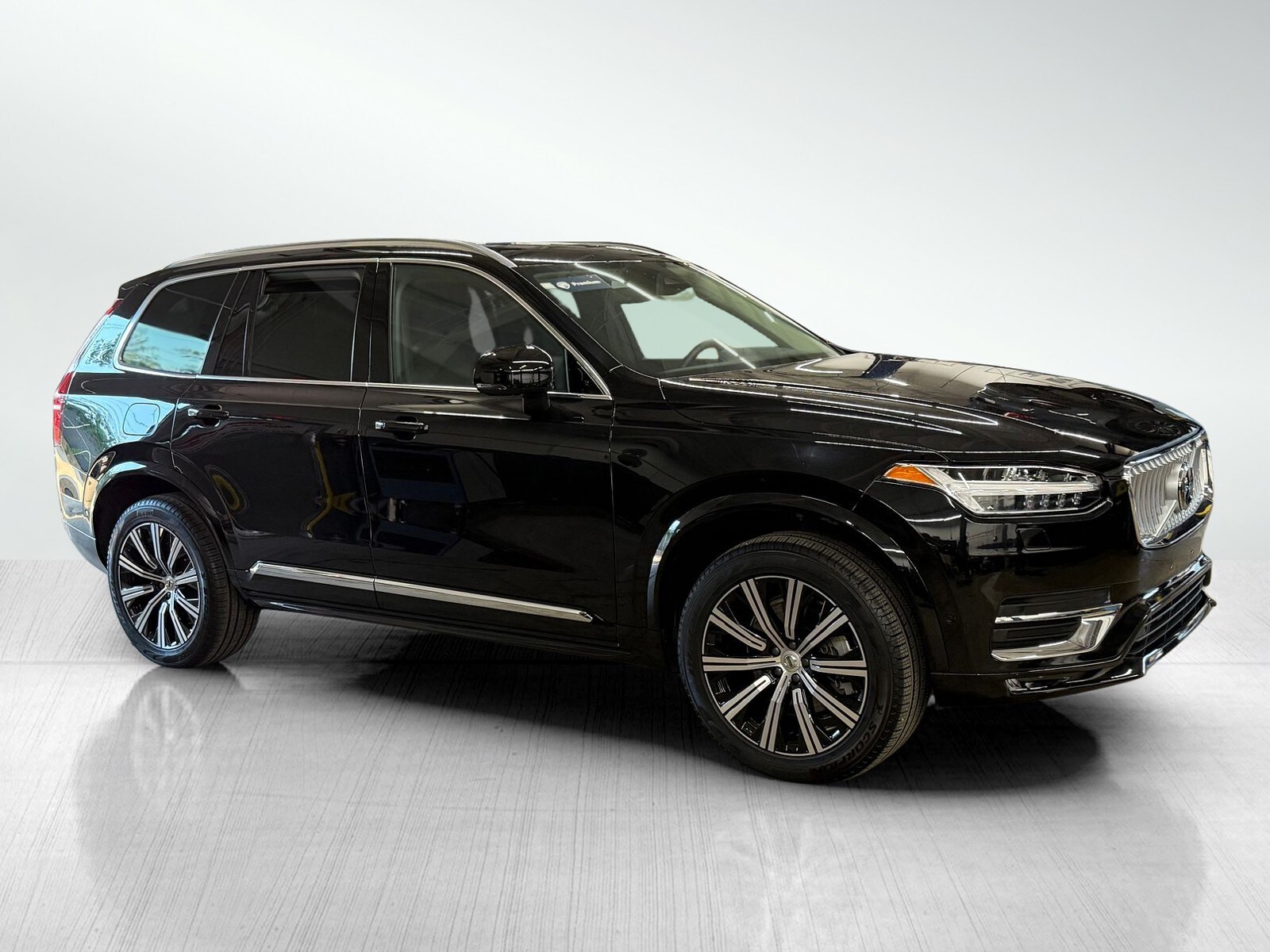 2024 Volvo XC90 Plus photo 3