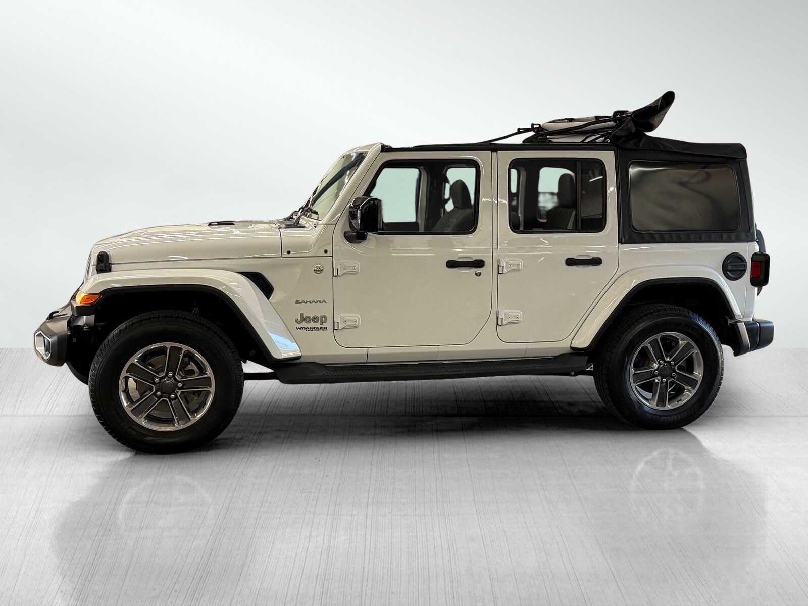 2018 Jeep Wrangler Unlimited Sahara photo 2