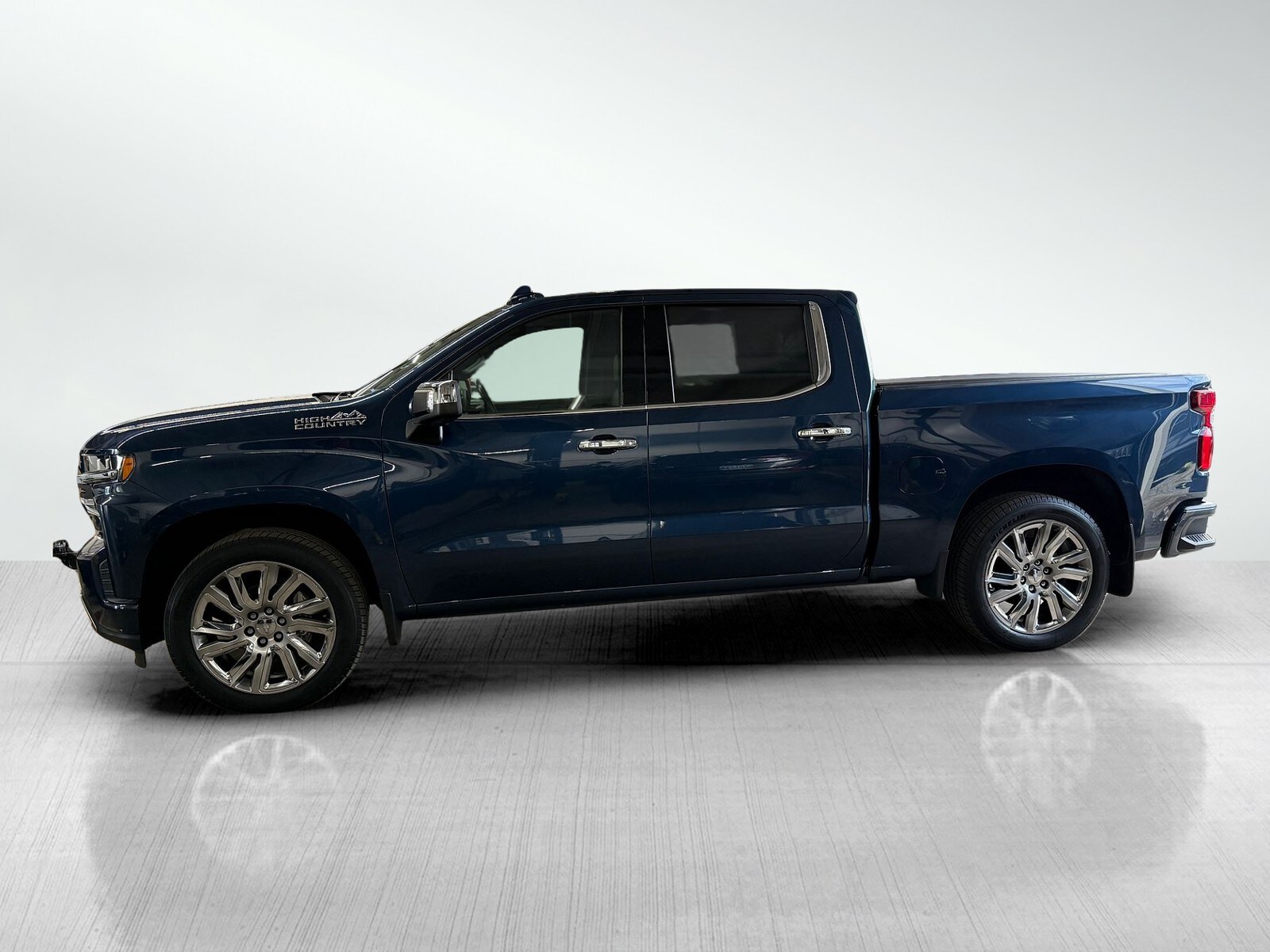 2019 Chevrolet Silverado 1500 High Country photo 3