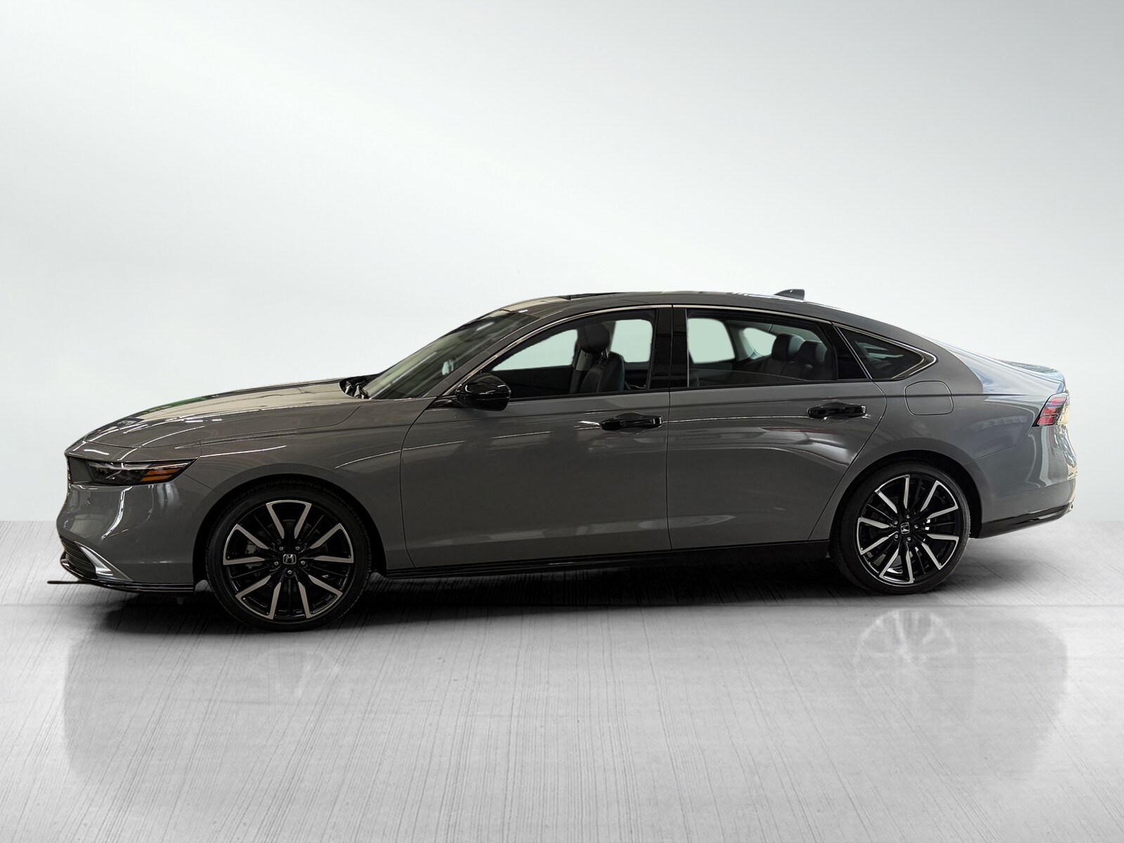 2024 Honda Accord Hybrid Touring photo 3