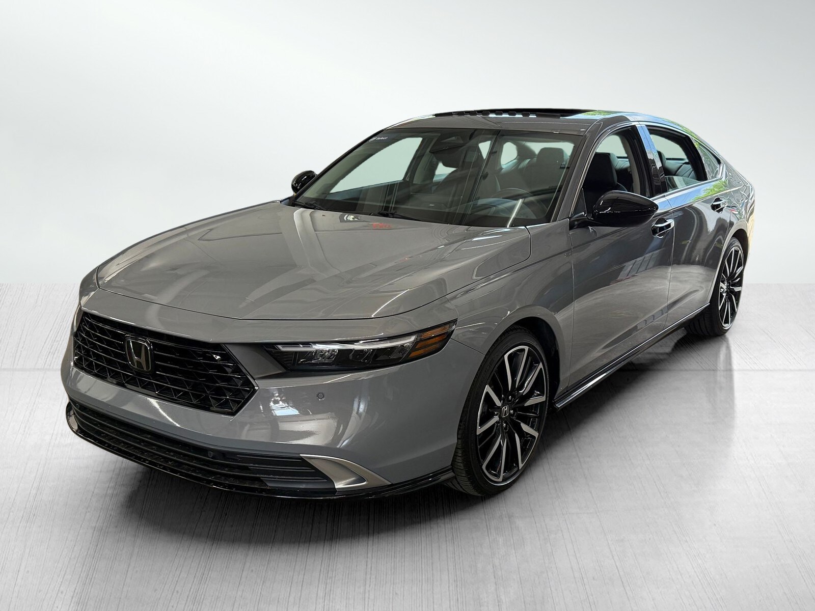 2024 Honda Accord Hybrid Touring photo 2