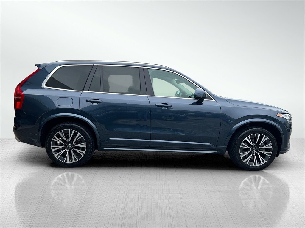 2020 Volvo XC90 T6 Momentum photo 4