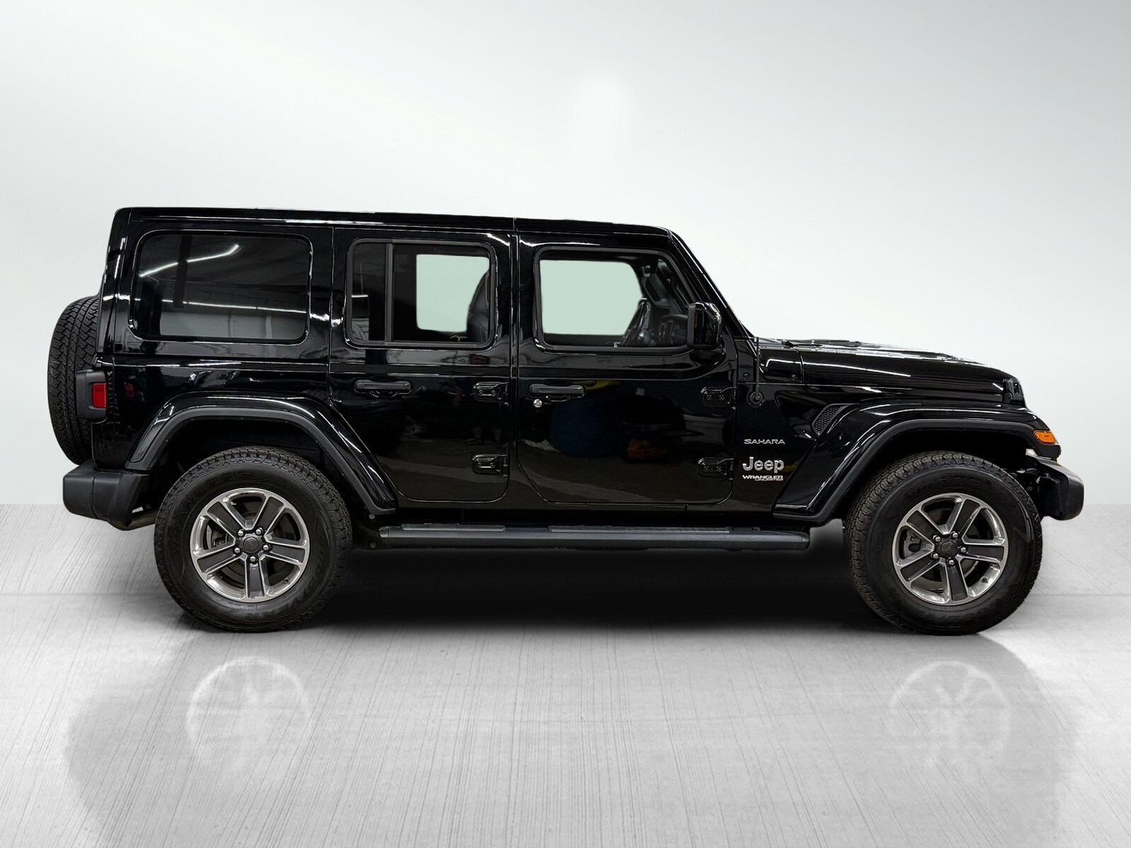 2018 Jeep Wrangler Unlimited Sahara photo 4