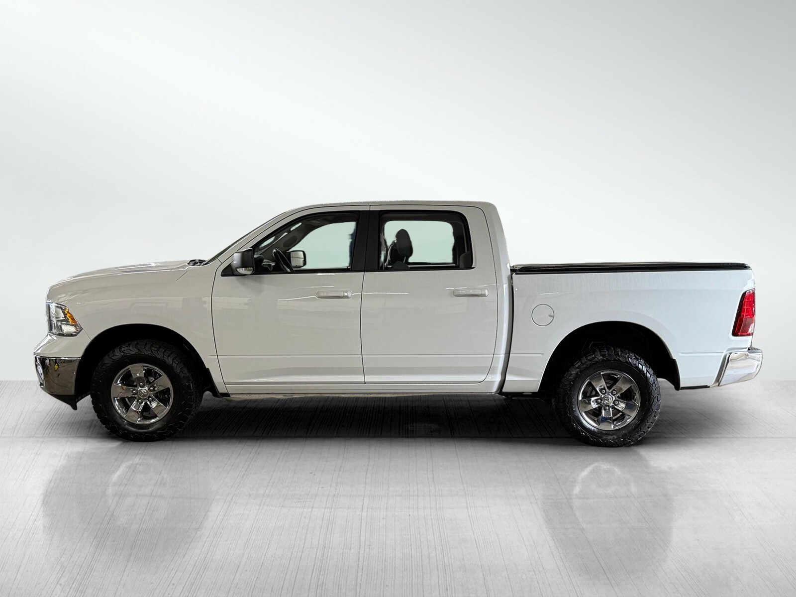 2019 Ram 1500 Classic SLT photo 3