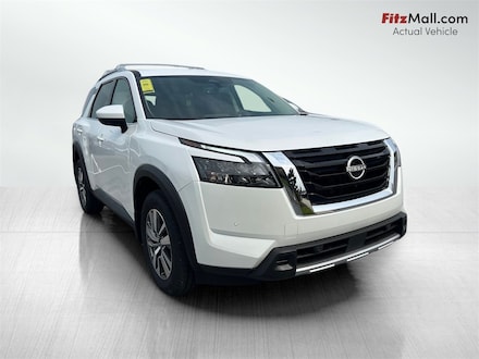 2025 Nissan Pathfinder SL SUV
