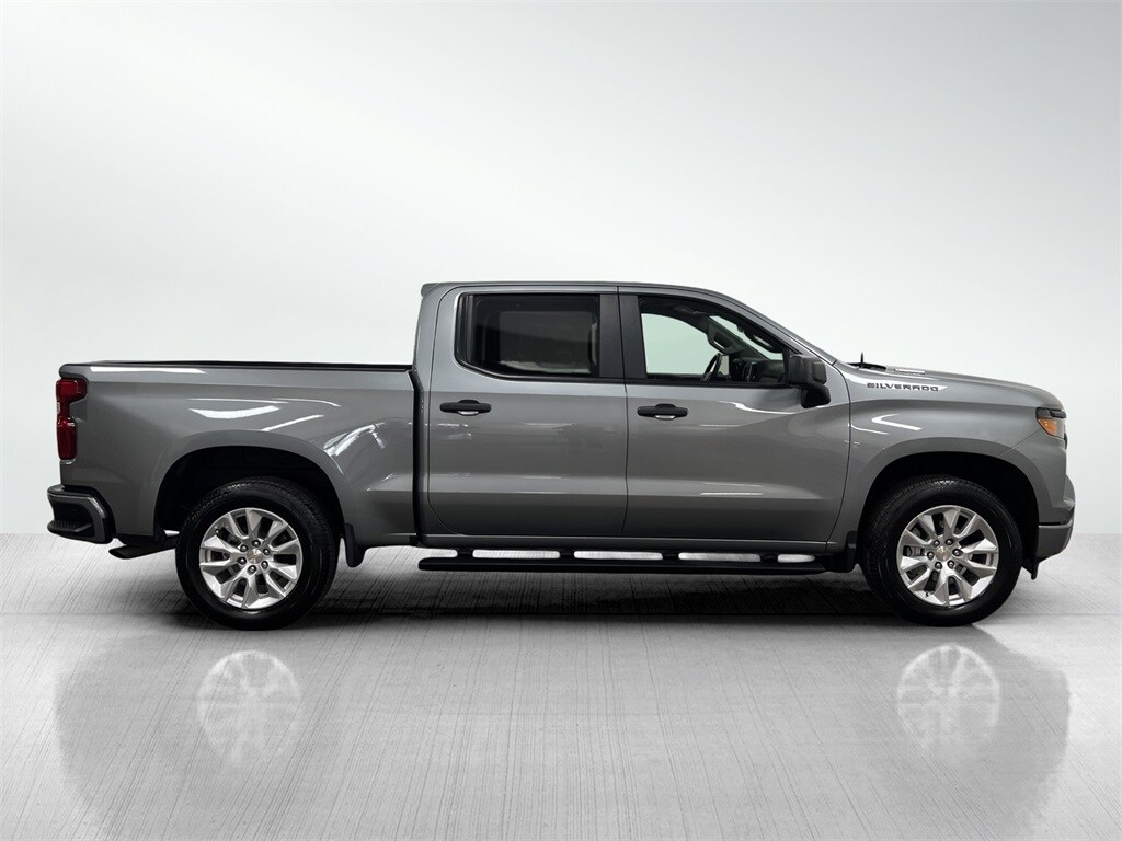 2024 Chevrolet Silverado 1500 Custom photo 4