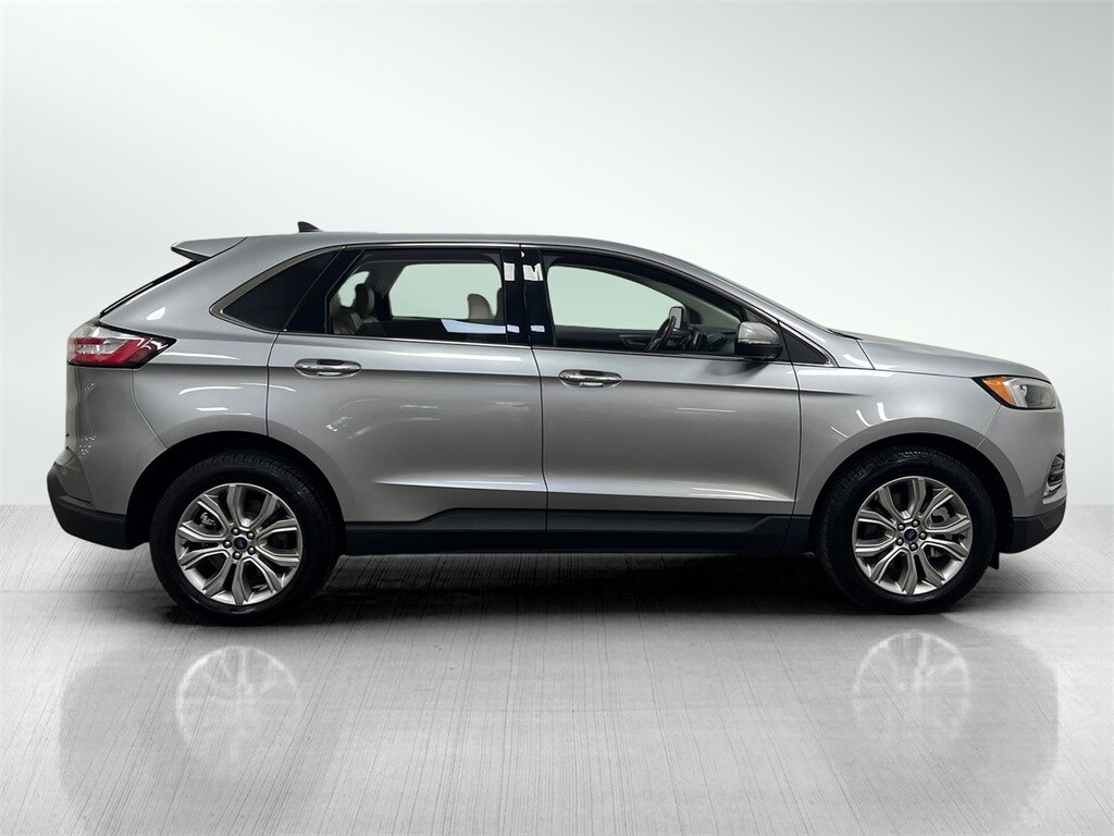 2022 Ford Edge Titanium photo 4