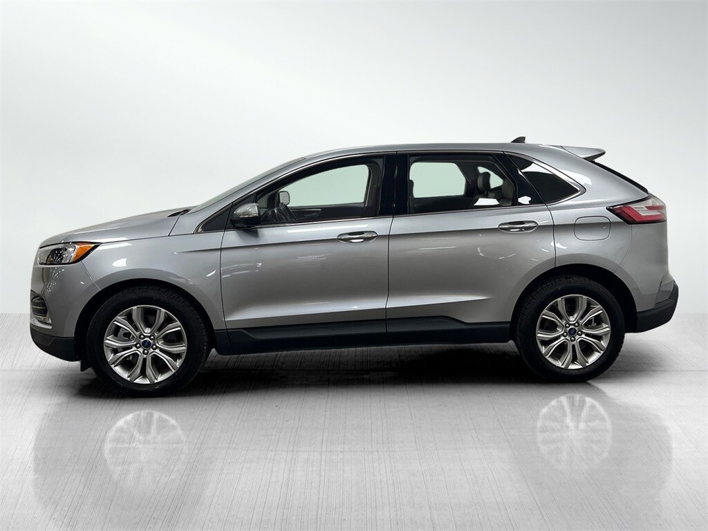 2022 Ford Edge Titanium photo 3