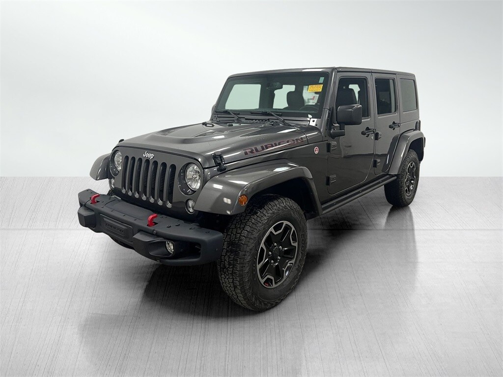 2016 Jeep Wrangler Unlimited Rubicon photo 2