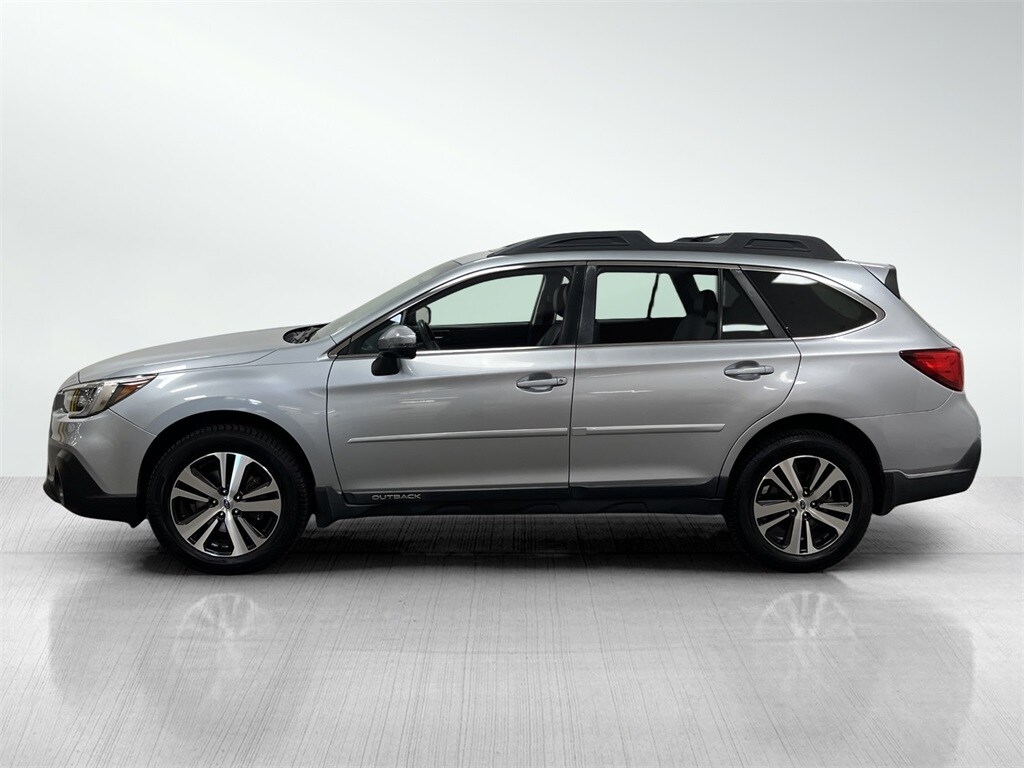 2018 Subaru Outback 3.6R Limited photo 2
