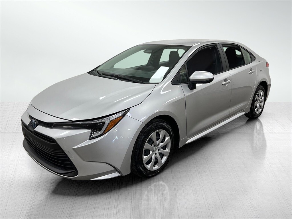 2025 Toyota Corolla Hybrid LE photo 2