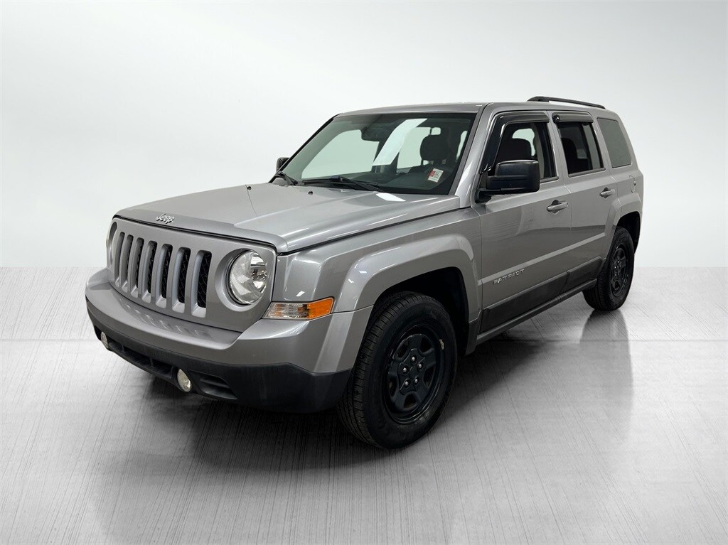 2016 Jeep Patriot Sport photo 2
