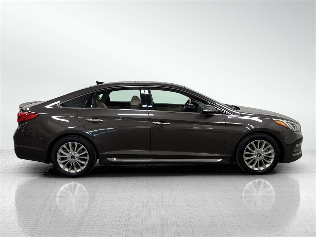 2015 Hyundai Sonata Limited photo 2