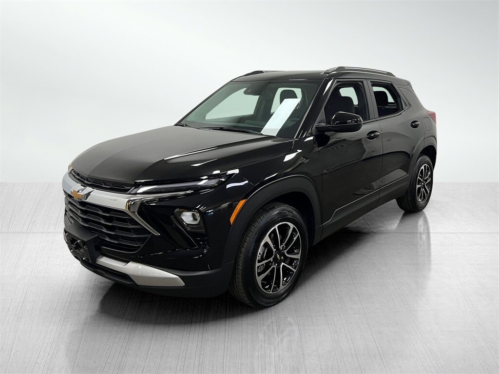 2024 Chevrolet Trailblazer LT photo 2
