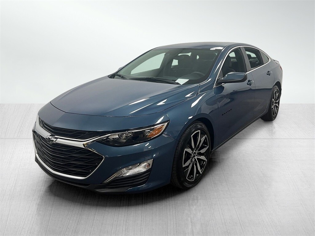2024 Chevrolet Malibu RS photo 2