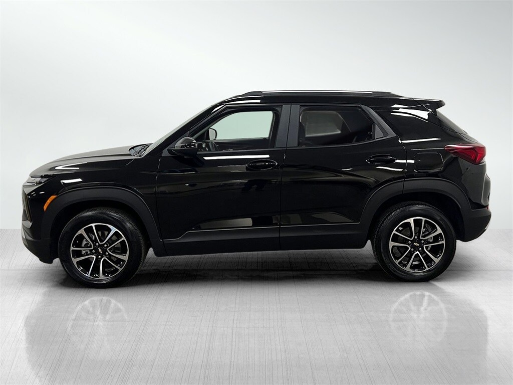 2024 Chevrolet Trailblazer LT photo 3